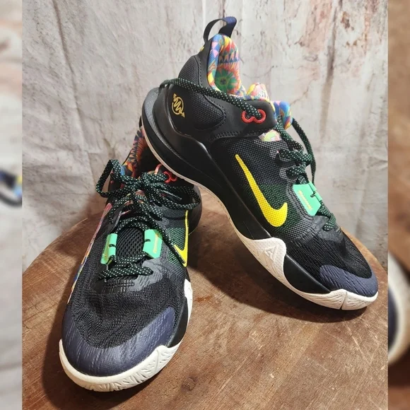 Nike Giannis Immortality 2 Low Kaleidoscope Youth Size 6- DQ1943-002 - Picture 1 of 10